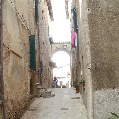 Palazzo Celembrini Tatil Evi *